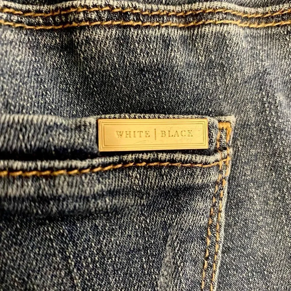 White House Black Market skinny jeans size 6 reg.